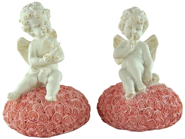 Engel auf Rosenkissen